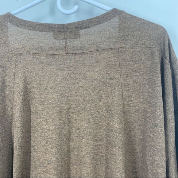 Basically Me Plus Size Brown Handkerchief Scalloped Hem Top Size 3X - Picture 11 of 12